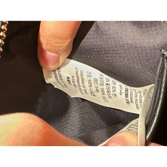 Burberry Checkered Crossbody Bag With Red Strap & Embroidered Patch - Picture 9 of 11